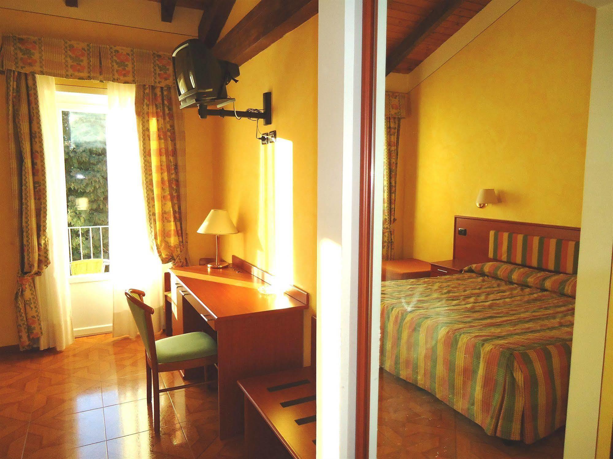 La Bussola Hotel